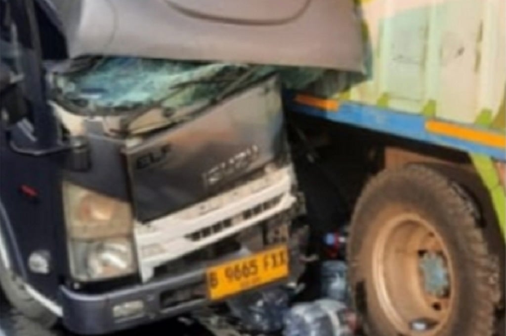 Kecelakaan di Tol Jagorawi Bogor, 2 Truk Bertabrakan