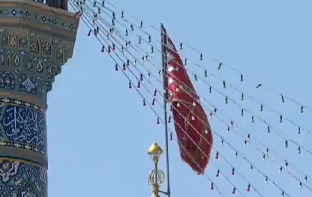 Iran Kibarkan Bendera Merah, Kode Balas Dendam ke Israel