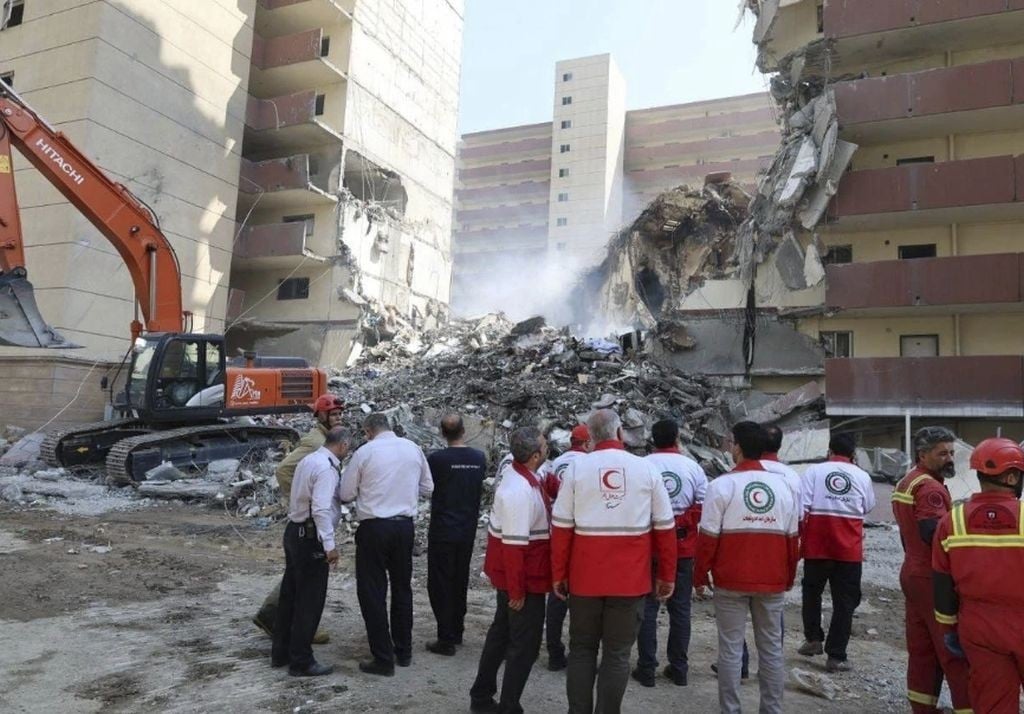 Israel Bombardir Apartemen di Iran, 60 Orang Tewas termasuk 20 Anak-Anak