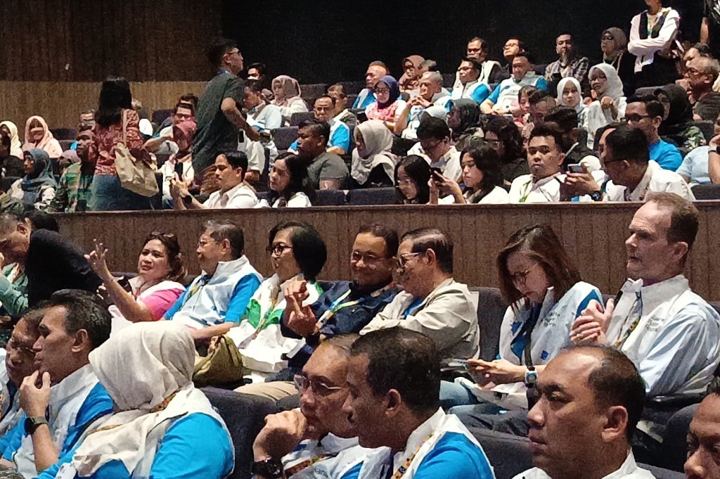 Akrab! Pramono dan Anies Duduk Sebelahan Hadiri Jakarta Future Festival