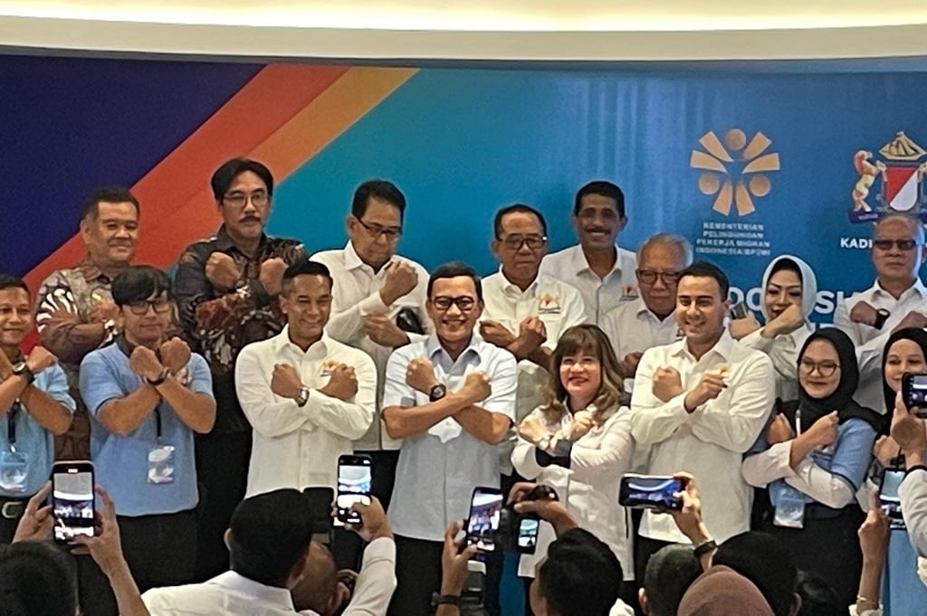 Kementerian P2MI dan Kadin Lepas 5.000 Pekerja Migran ke 8 Negara Tujuan
