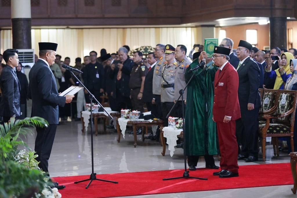 Sumpah Jabatan Rektor UPI Pakai Bahasa Inggris, Wakil Ketua DPR Walkout dari Ruangan