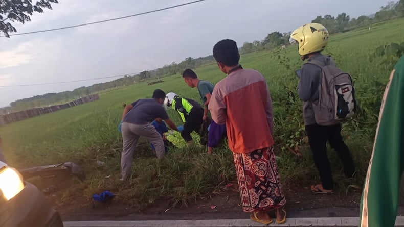 3 Kendaraan Kecelakaan Beruntun di Bangkalan, 2 Orang Tewas