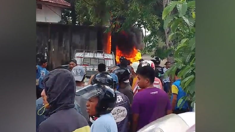 Mobil Diduga Bermuatan BBM Ilegal Meledak di Kota Baubau, Pengemudi Kabur