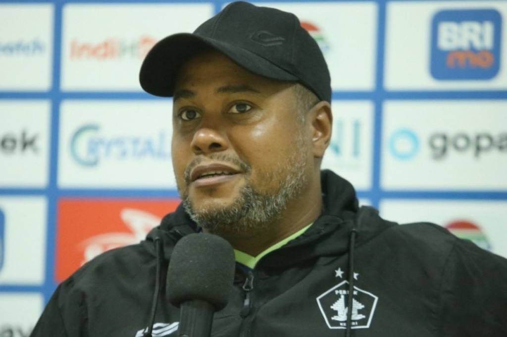 Persik Kediri Resmi Berpisah dengan Pelatih Divaldo Alves, Siapa Gantinya? 