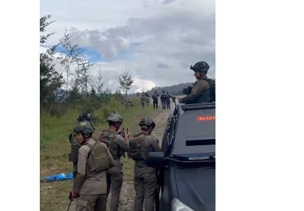 Kontak Tembak KKB dengan TNI-Polri Pecah di Bandara Aminggaru Ilaga Papua