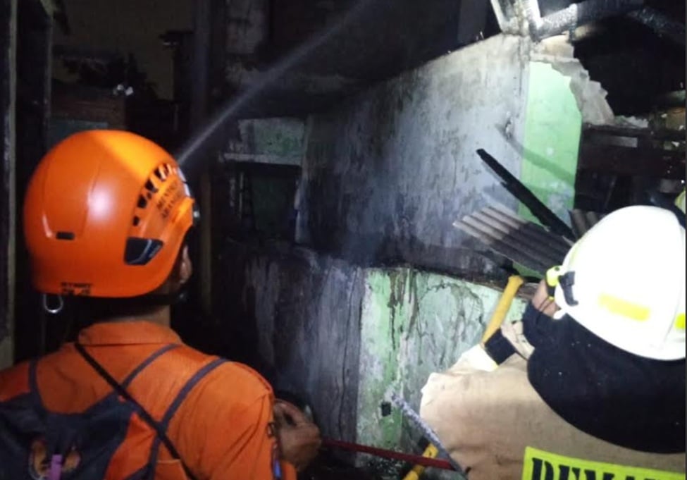 Kebakaran Hebat di Tebet Tewaskan 1 Warga, 7 Rumah Ludes Dilalap Api