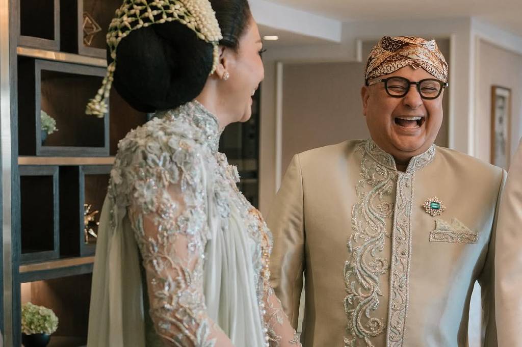 Couple Goals! Maia Estianty dan Irwan Mussry Pakai Perhiasan Miliaran Rupiah di Pernikahan Al Ghazali