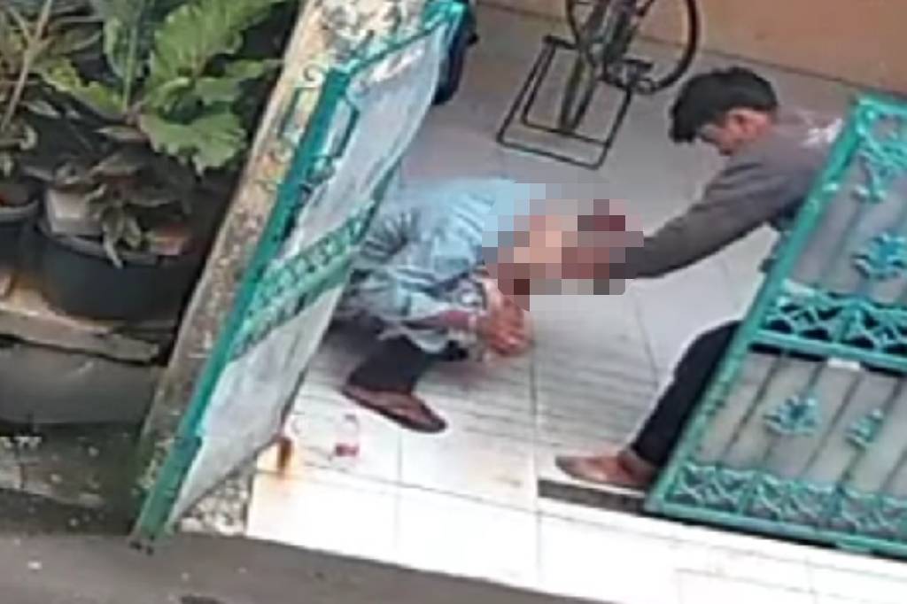 Viral Pemuda Pukuli Ibu hingga Tersungkur di Bekasi, Diduga gegara Tak Diberi Uang