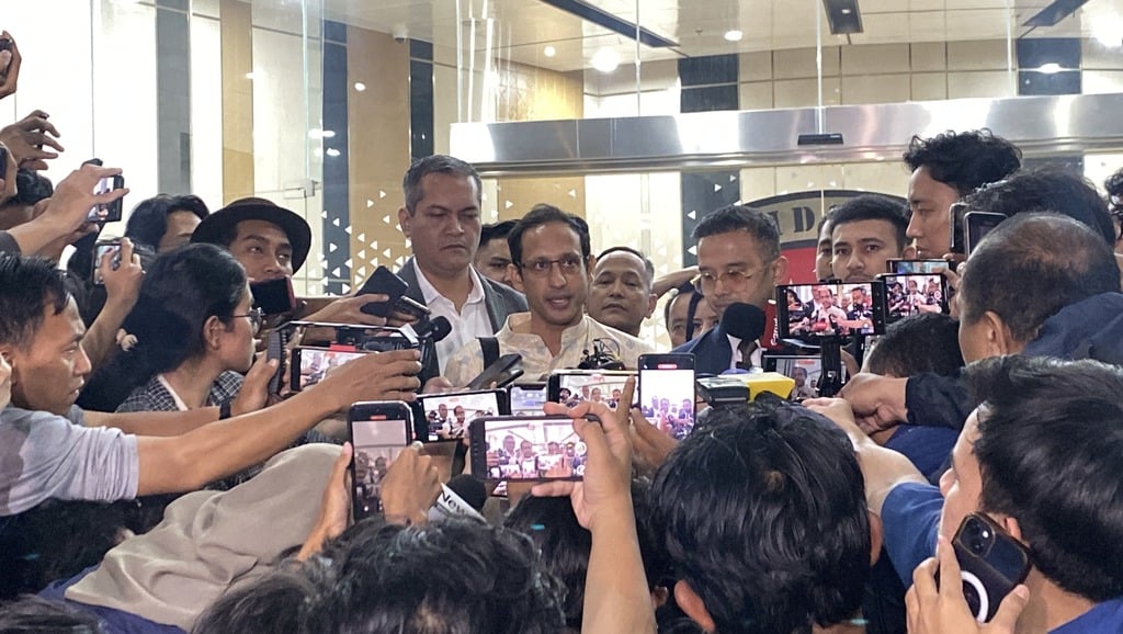 Nadiem usai Diperiksa 12 Jam oleh Kejagung: Izinkan Saya Pulang, Keluarga Menunggu