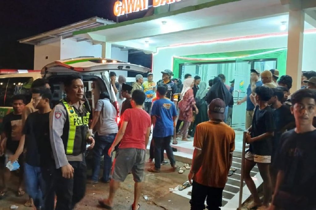 Pagar Roboh saat Lomba Karapan Sapi se-Madura di Sumenep, 4 Penonton Terluka