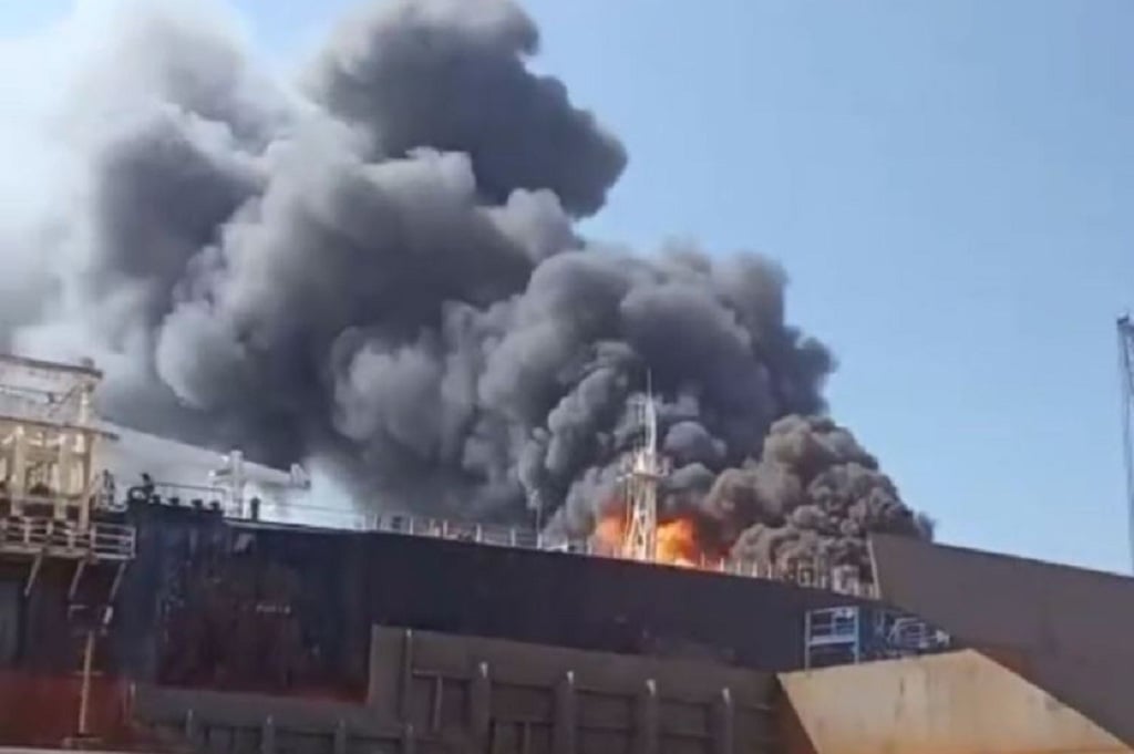 Kapal Tanker MT Federal II Terbakar di Batam, 4 Tewas dan 3 Luka Bakar Serius