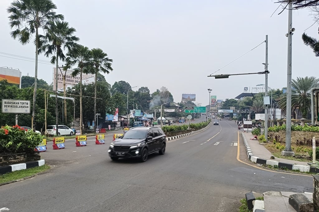 Jalur Puncak Bogor Masih One Way Arah Jakarta hingga Sore Ini