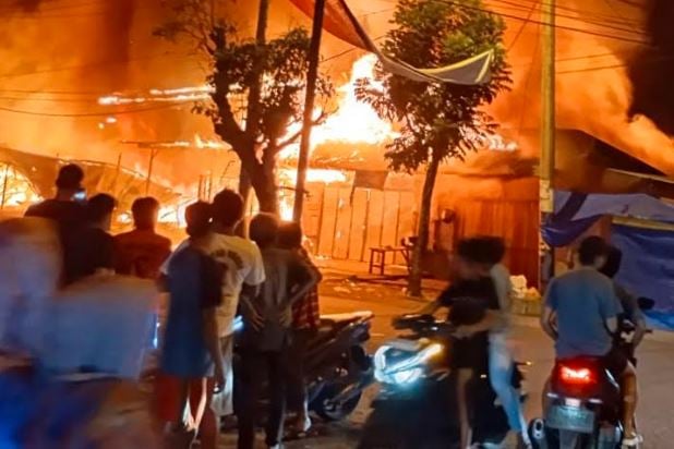 Kebakaran di Deliserdang, Belasan Kios Pakaian Bekas Ludes Dilalap Api