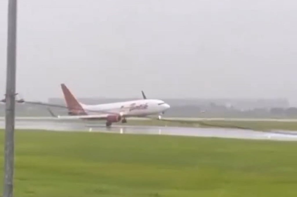 Viral Pesawat Batik Air Hampir Tergelincir di Soetta, Ini Penjelasan Maskapai