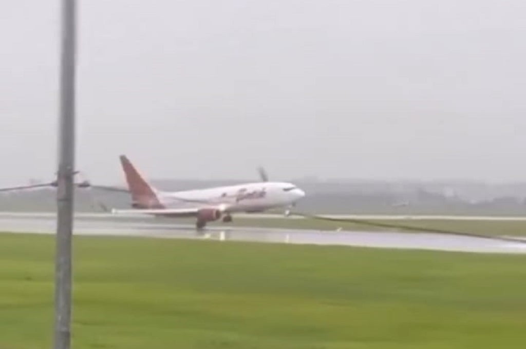Viral Pesawat Batik Air Nyaris Tergelincir di Soetta, Sayap Hampir Sentuh Landasan