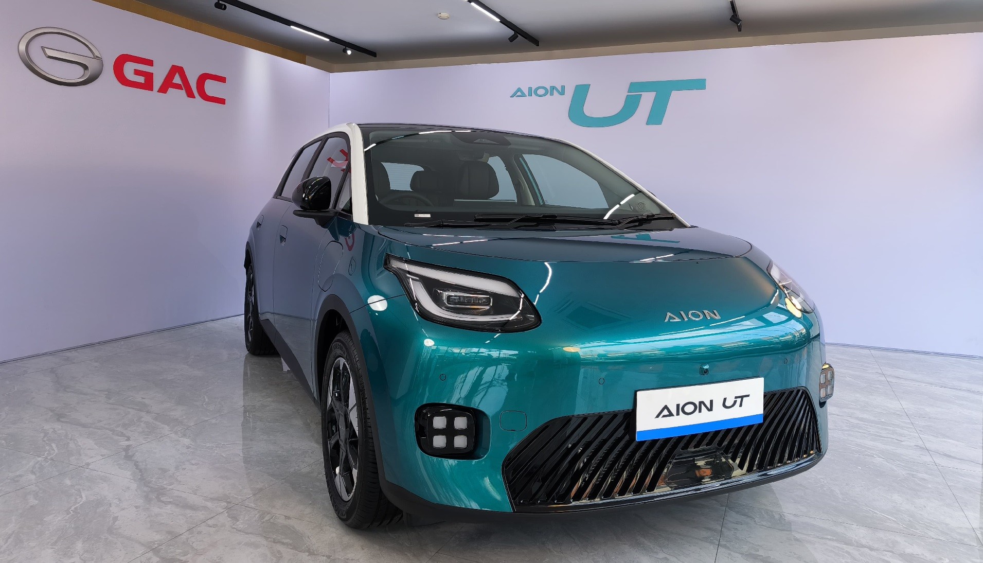 GAC Boyong Mobil Listrik Hatchback Aion UT ke Indonesia, Siap Unjuk Gigi di GIIAS 2025
