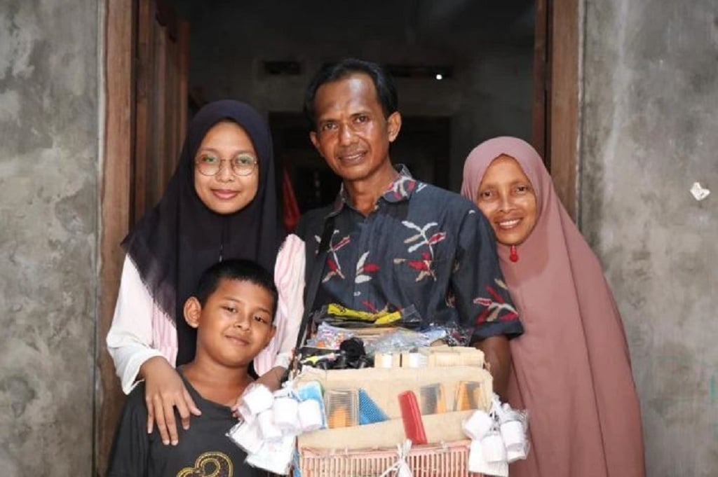 Kisah Inspiratif Putri Khasanah Anak Pedagang Asongan, Jago Matematika Kuliah Gratis di UGM