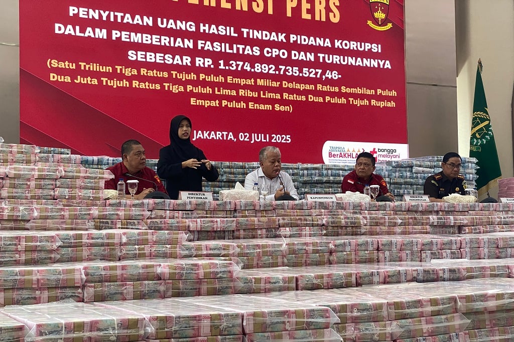 Kejagung Sita Uang Rp1,3 Triliun dari 2 Korporasi terkait Kasus Ekspor CPO