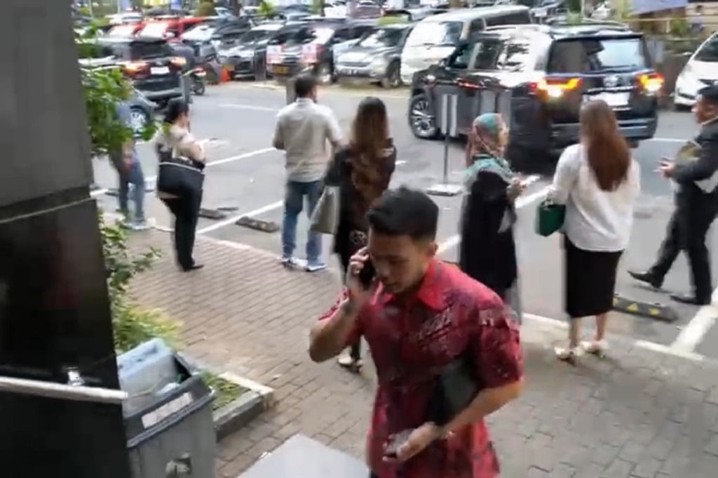 Ajudan hingga Kuasa Hukum Jokowi Datangi Polda Metro, Ada Apa?