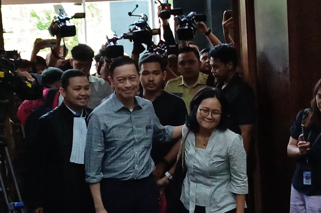 Momen Pengunjung Teriak Hidup Tom Lembong di Sidang Tuntutan