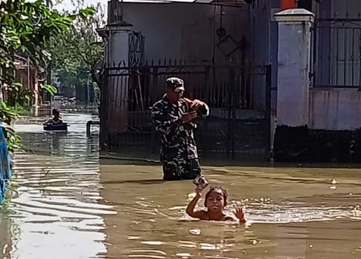 Banjir Kembali Rendam Karangligar Karawang, BPBD Terjunkan Tim Evakuasi Warga