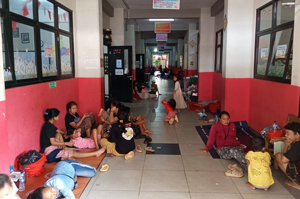 Kebanjiran, 179 Warga Jatinegara Mengungsi di Gedung Sekolah