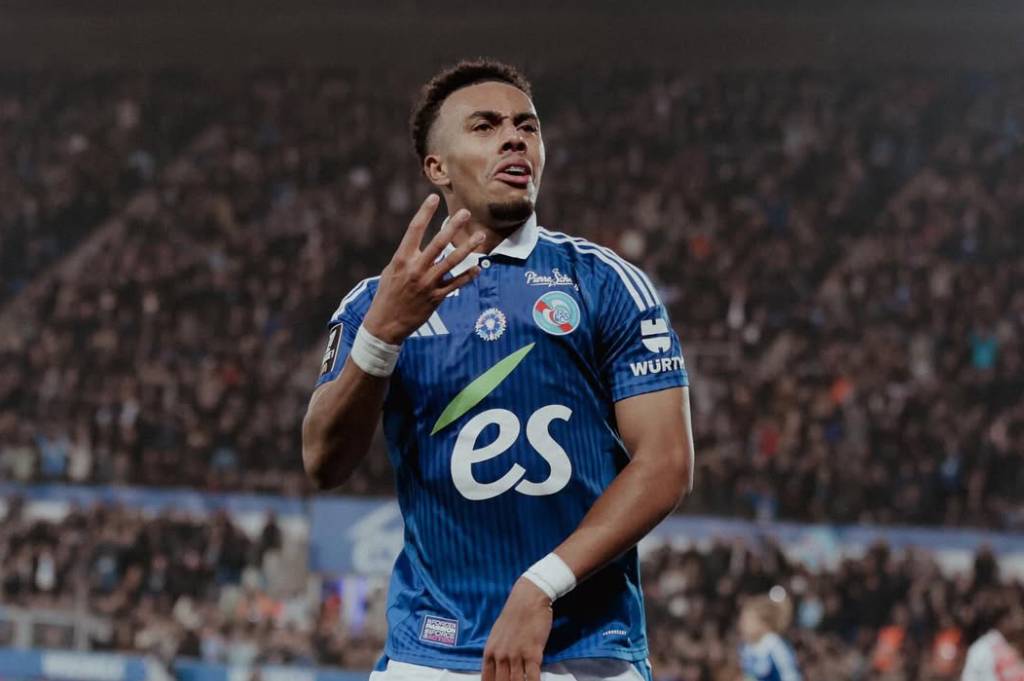 AC Milan Ajukan Tawaran Resmi Rp241 Miliar untuk Bek Kanan Strasbourg, Saingi Chelsea dan Sunderland