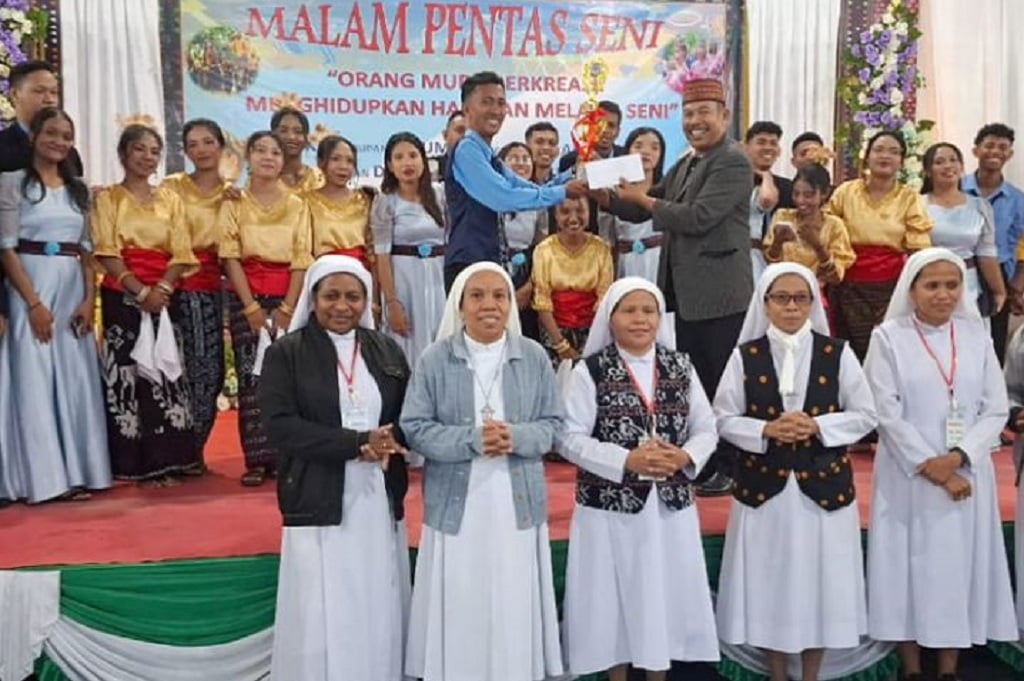 Legislator Partai Perindo Manggarai Hima Domi Antonius Dukung Pentas Seni Antar Keuskupan