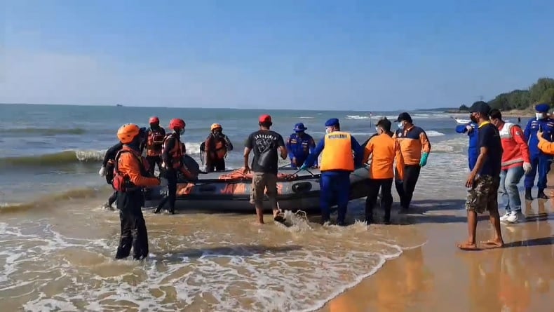 3 Hari Pencarian, Jasad Nelayan Hilang Ditemukan Terombang-ambing di Laut Tuban