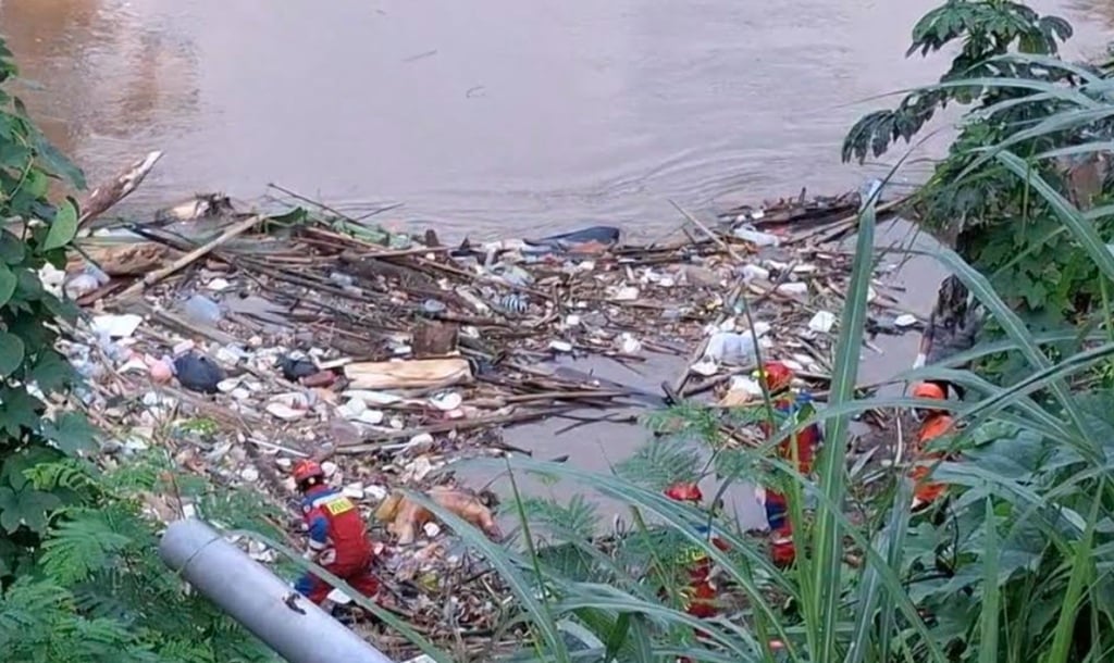 Geger! Mayat Tanpa Kepala Ditemukan di Kali Ciliwung Rawajati