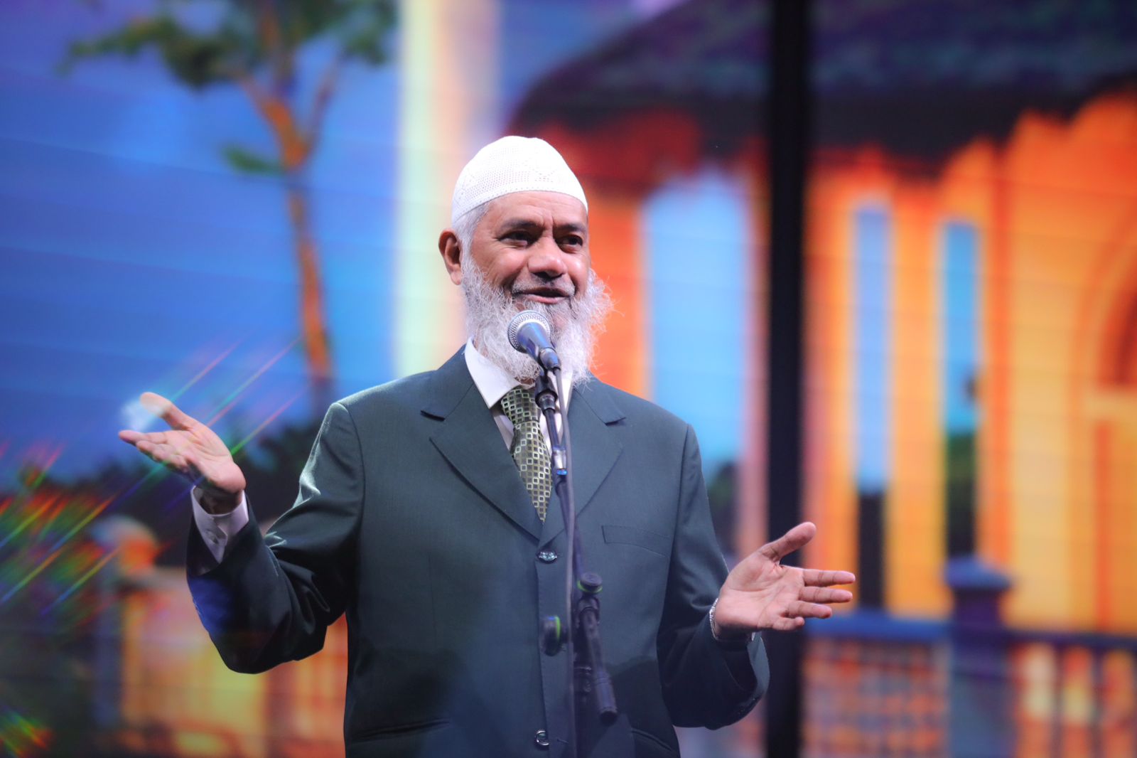 Dapat Penolakan di Malang, Zakir Naik Ternyata Isi Ceramah di UMS 
