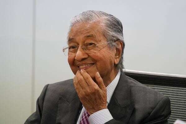 Terungkap! Rahasia Umur Panjang Mahathir Mohamad yang Kini Berusia 1 Abad