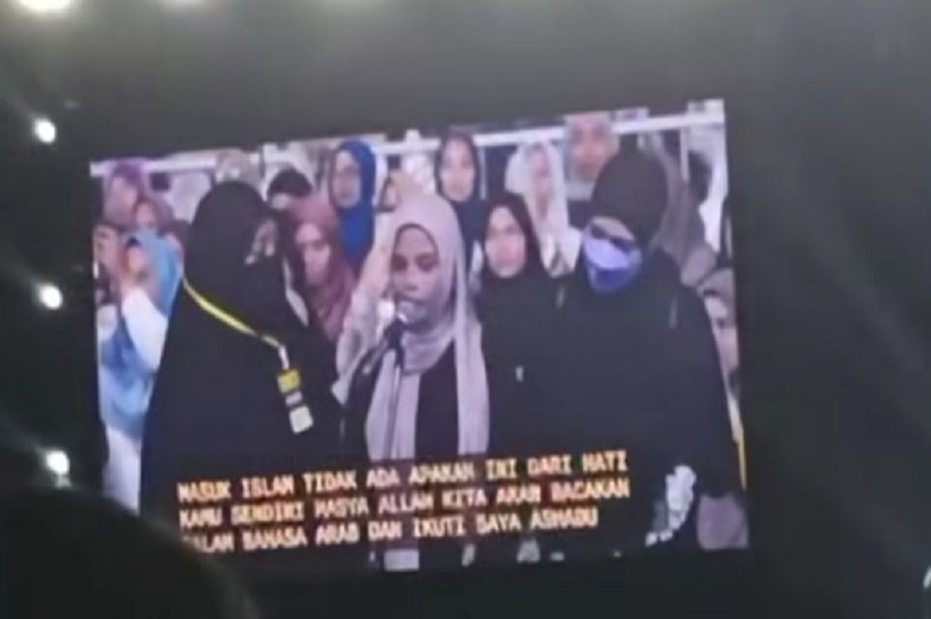 Momen Haru Ceramah Zakir Naik di Malang, 3 Peserta Mualaf Langsung Ucap Syahadat