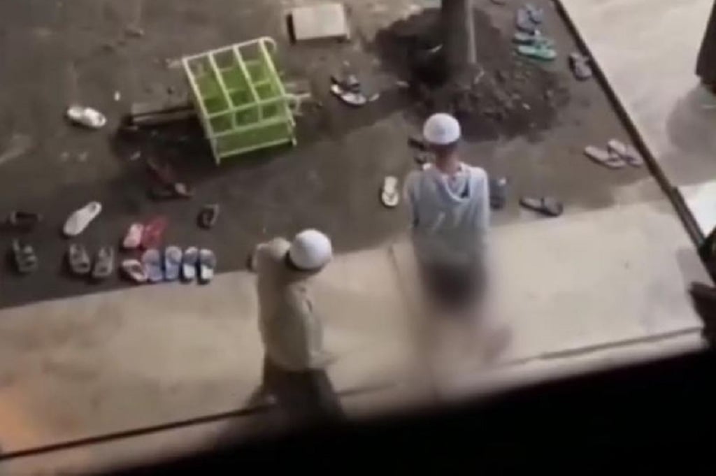 Viral! Santri di Malang Dicambuk Kiai Pemilik Ponpes, Kaki sampai Luka Melepuh