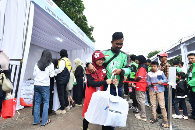 Pertamina Hadirkan Seribu Senyum Anak Indonesia Berkat Seribu Seragam Sekolah