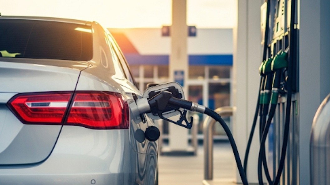 Suka Isi Bensin Full Tank, Ini Bahaya Tangki Bahan Bakar Terlalu Penuh