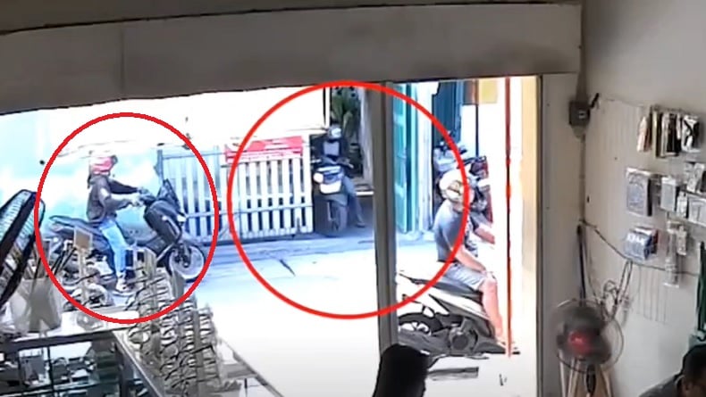 Pilu! Motor Pedagang Martabak di Surabaya Dicuri, 2 Pelaku Terekam Jelas CCTV
