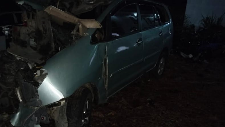 Kronologi Kecelakaan Maut Innova dengan Truk di Simalungun, Ban Selip di Tikungan saat Hujan