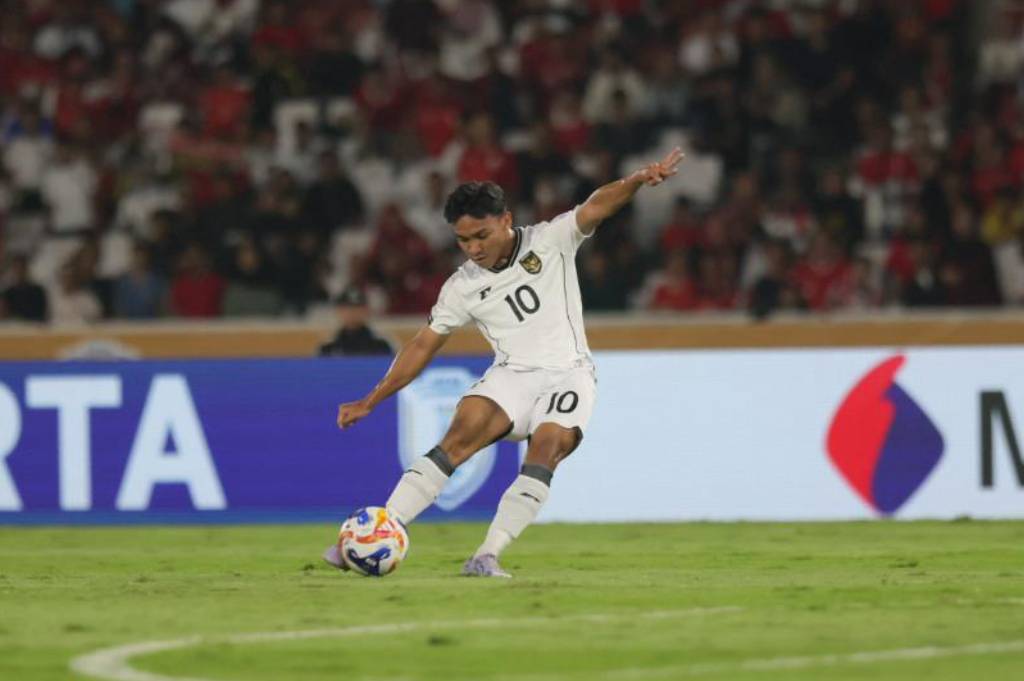 Gerald Vanenburg Puji Arkhan Fikri usai Timnas Indonesia U-23 Hajar Filipina