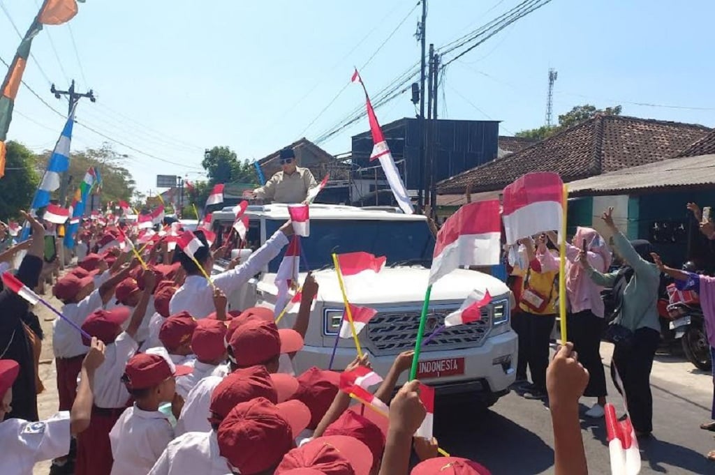 Meriah! Sorak-sorai Ratusan Anak SD Sambut Presiden Prabowo di Wonosari Klaten