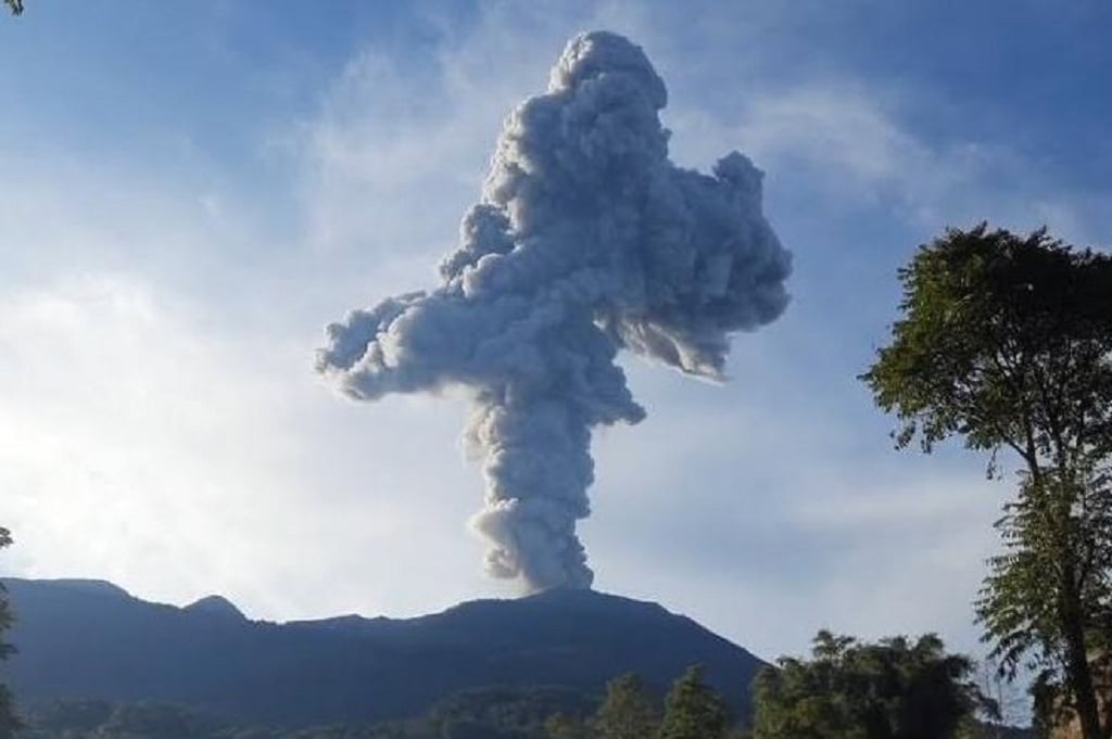 Dentuman Dahsyat Letusan Gunung Marapi Terdengar hingga 20 Km, Warga Panik Berhamburan