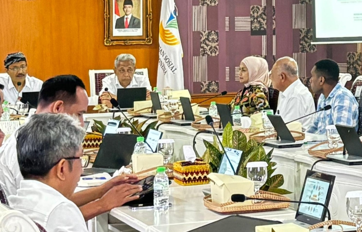 Dorong Sekolah Gratis di Taput, Bupati Jonius Taripar Gelar Audiensi dengan Kemensos