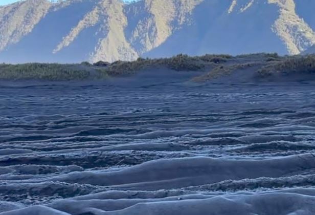 BMKG Ungkap Penyebab Suhu Dingin Ekstrem di Bromo hingga Picu Embun Upas 