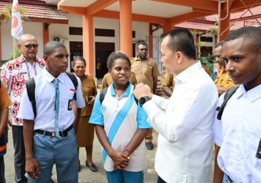Pj Gubernur Agus Fatoni Tinjau Sekolah Rakyat di Sarmi, Siap Dipakai 30 Juli