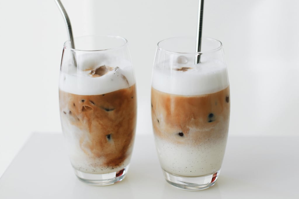 Es Kopi Susu Gula Aren Rumahan ala Barista, Hasilnya Creamy dan Nikmat