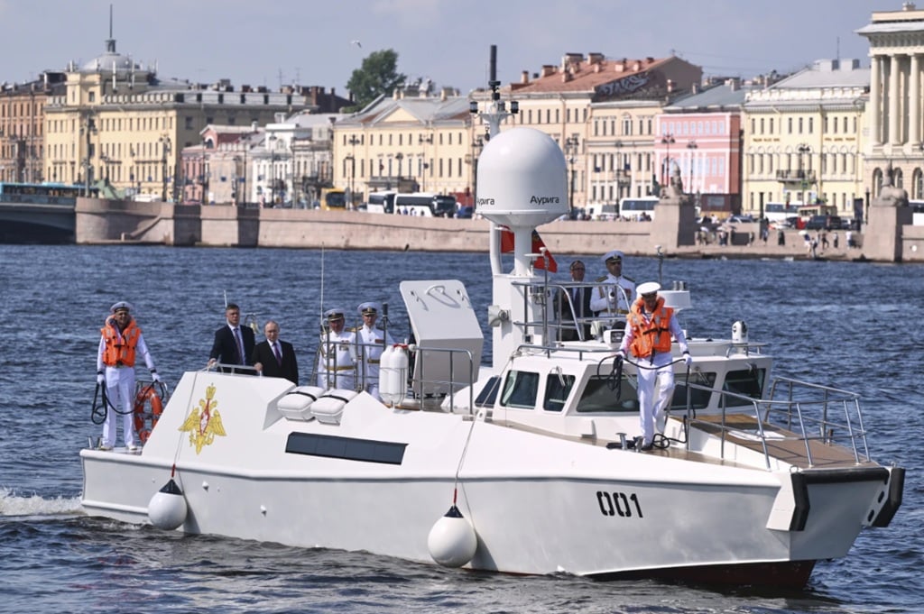 Drone Ukraina Serang St Petersburg saat Putin Hadiri Hari Angkatan Laut Rusia