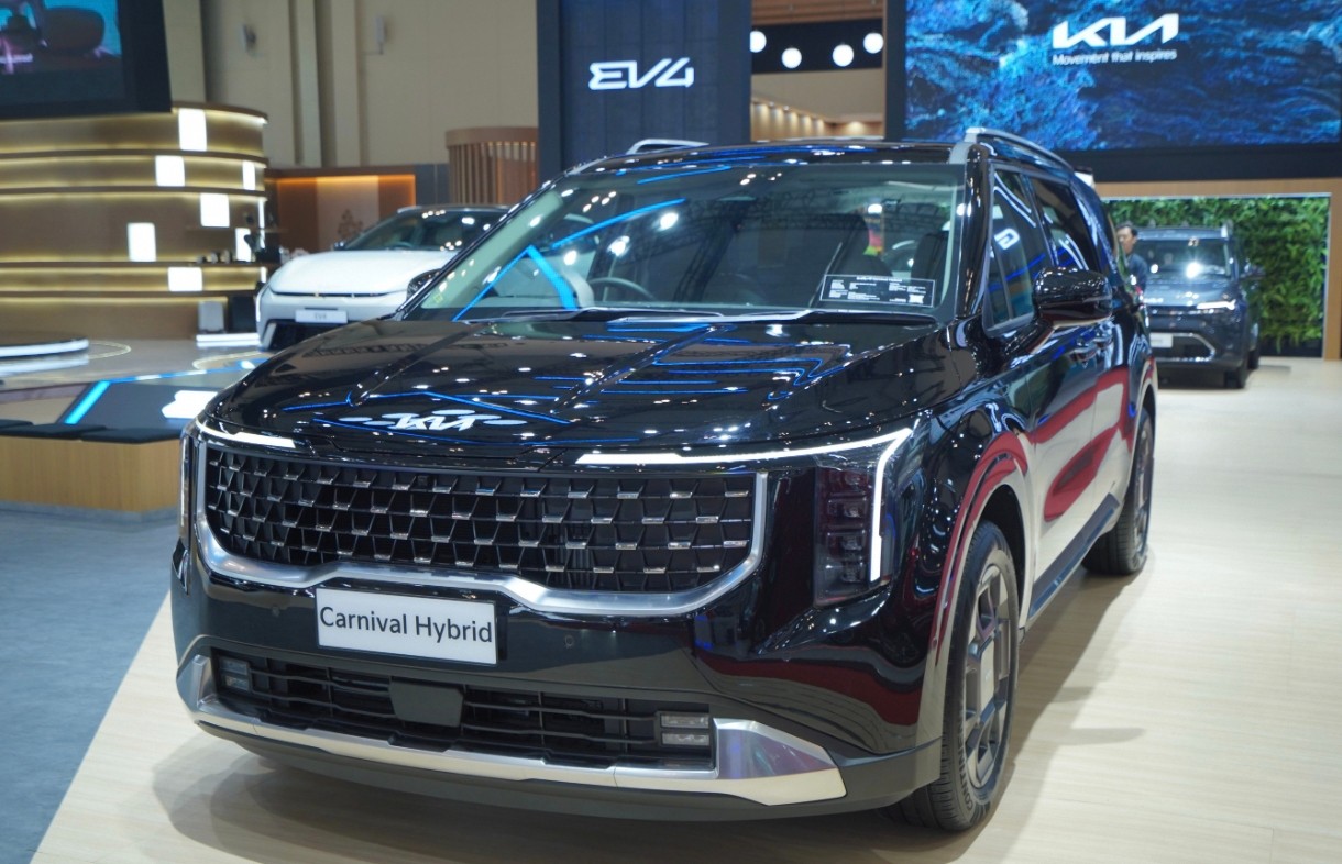 Kia Luncurkan 2 Mobil MPV Carnival Hybrid dan Carens, Intip Spesifikasi dan Harganya