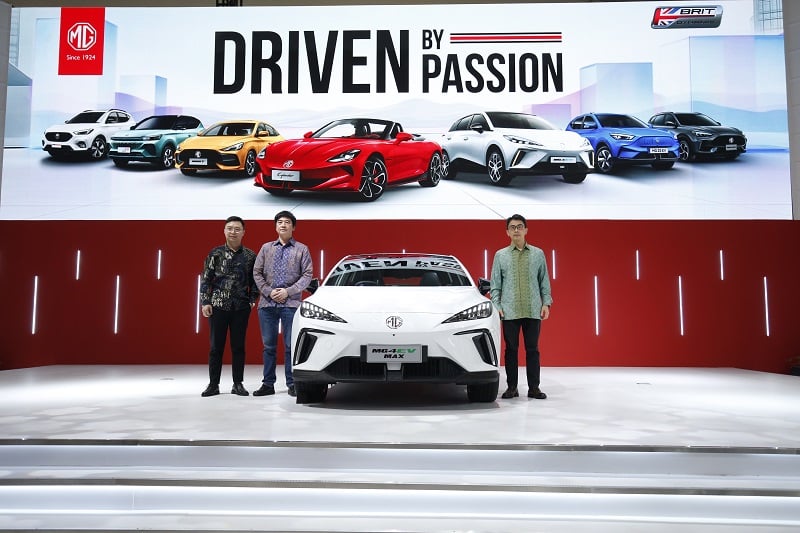 MG4 EV Max dan Cyberster Warna Baru Goda Pengunjung GIIAS 2025