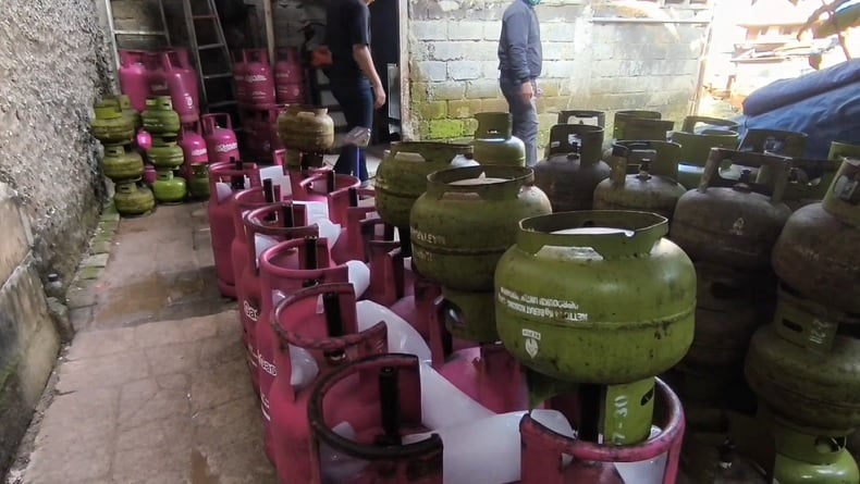 Polisi Gerebek Rumah Pengoplos Gas Subsidi di Bogor, 1 Orang Ditangkap 1 Kabur